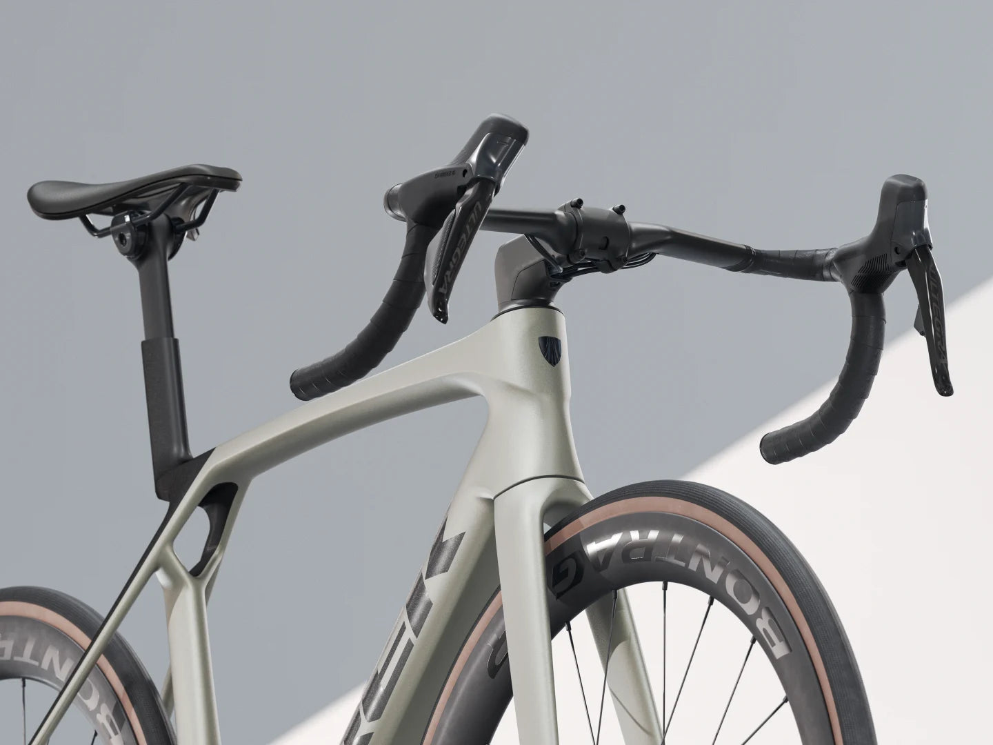 Road Bike Rental Canberra -Trek Madone Ultegra Di2 Disc / Carbon Wheels